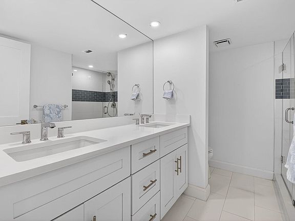 3rd image of 3707 Bridgewood Drive