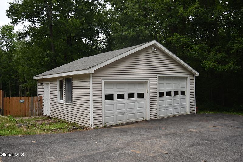 3rd image of 52 Brightman Road