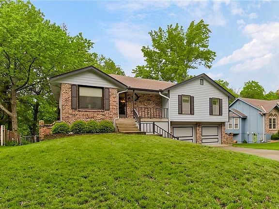 3rd image of 408 SE Brownfield Dr