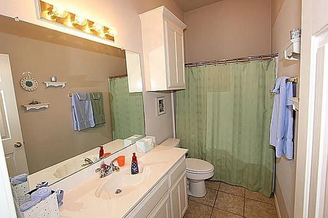 1st image of 3945 Wisteria Ln
