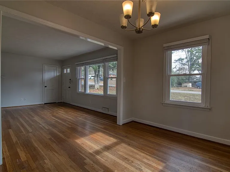 2232 Old Spring Rd SE — Photo 2