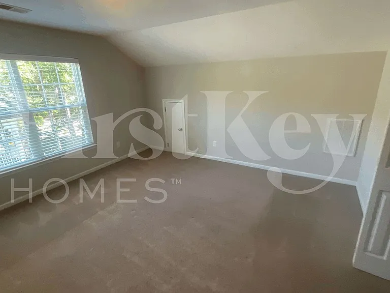 2901 Maybry Dr — Photo 2