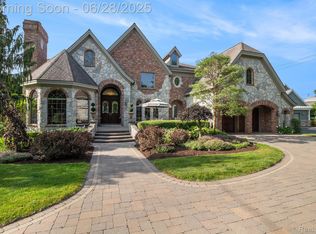 13123 Log Cabin Point, Fenton, MI 48430