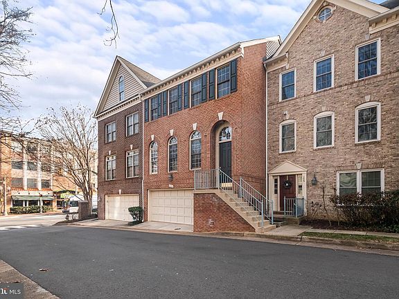 3rd image of 103 Rees Pl