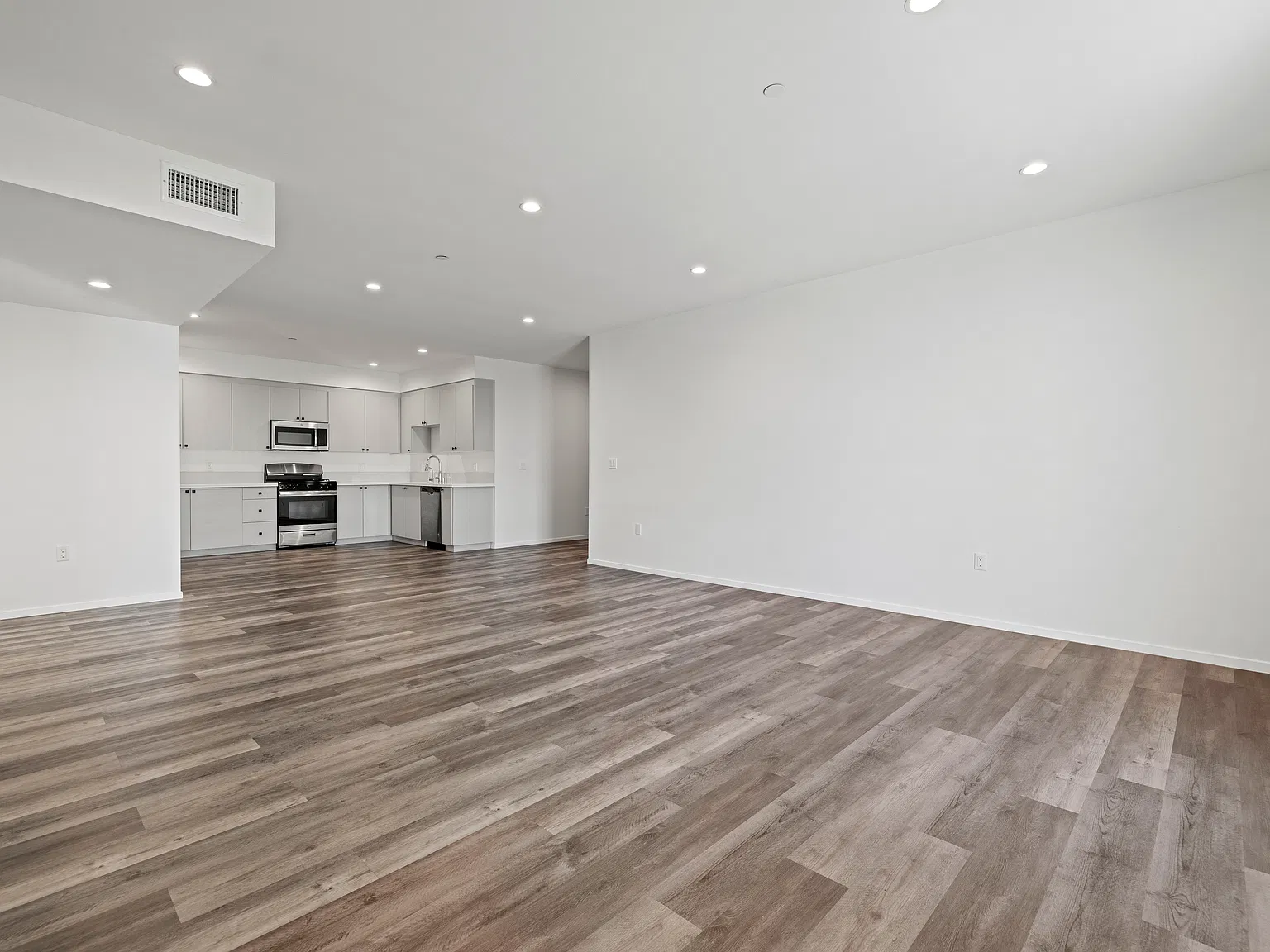 2 bed, 1227 sqft, $2,950 — Photo 4