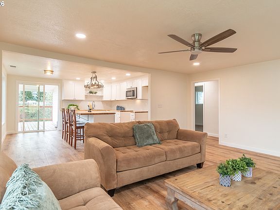 3rd image of 3660 Carnes Rd