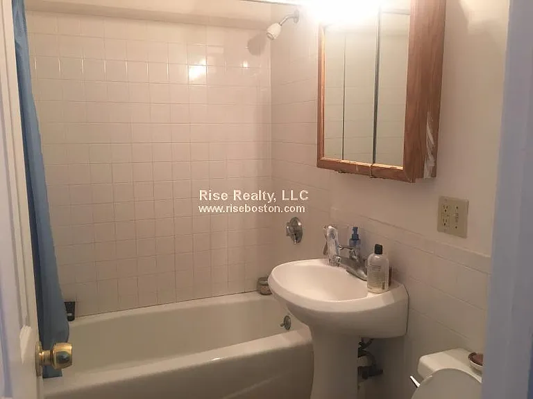 17 Cummings Rd #4 — Photo 3