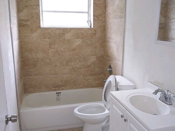 5th image of 6831 SW 18th Ct