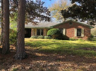 1137 Cileste St, Greenville, MS 38703