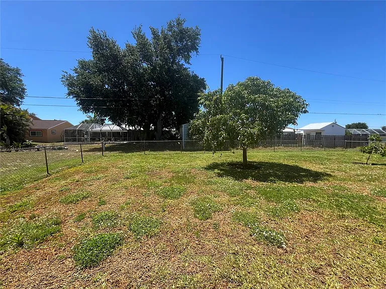650 Hartford Dr NW — Photo 33