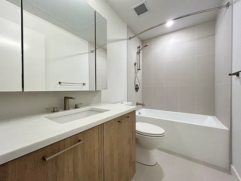 82 1st St #311 — Photo 9