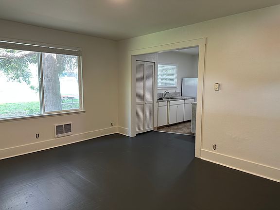 2nd image of 218 NE 14th Ave #218