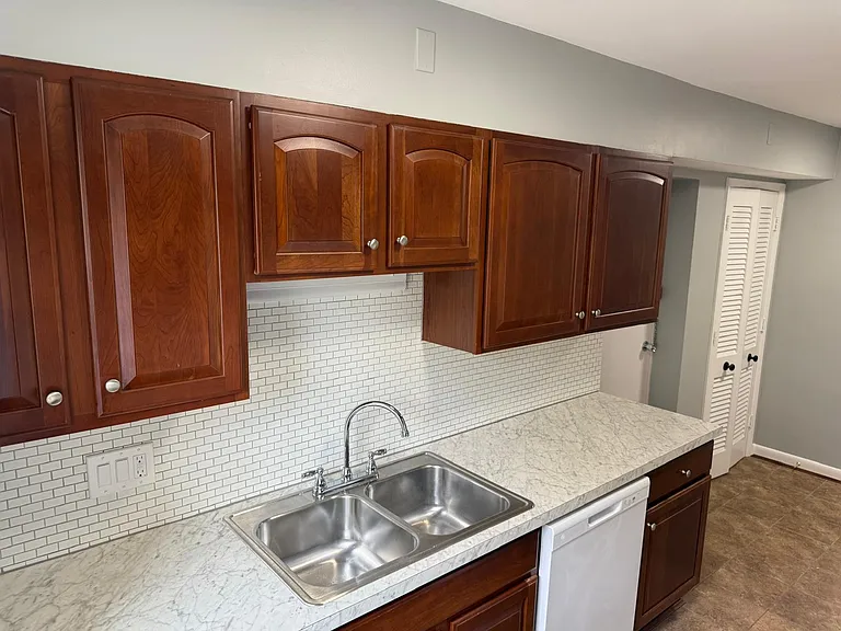 2123 Luray Ave #1 — Photo 15