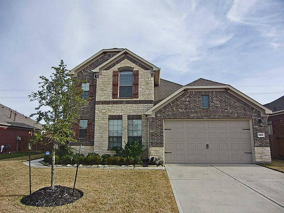 Beautiful executive home with 5 bedrooms & 3 1/2 baths * Gameroom Up * Executive study down or 5th b