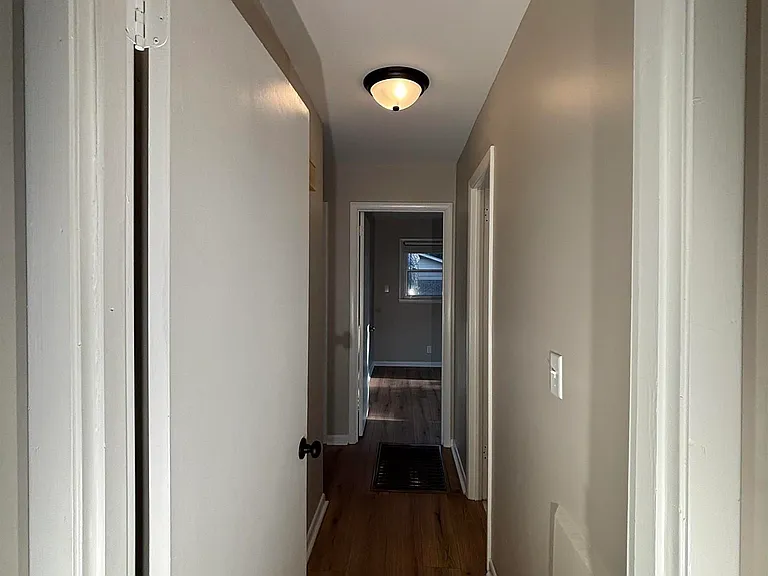 510 Clift Dr — Photo 12