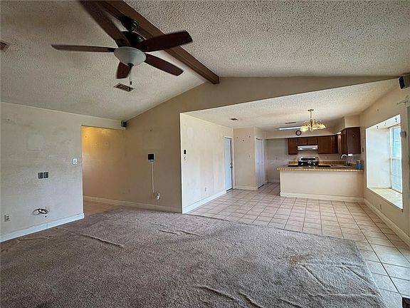 3rd image of 4920 White Oak Dr