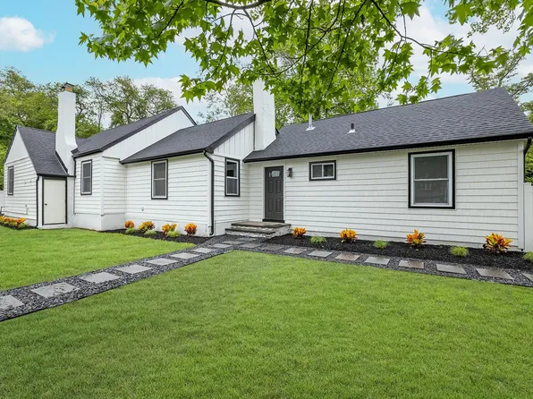 337 Vanderbilt Boulevard, Oakdale, NY 11769