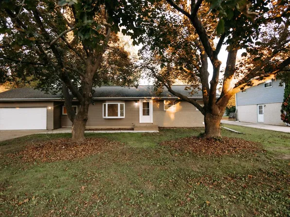 3704 S 56th STREET, Greenfield, WI 53220