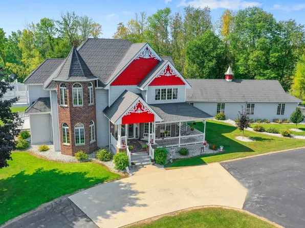 4432 Mill Rd, Denmark, WI 54208