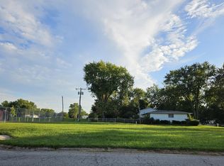 855 W 70th Pl, Merrillville, IN