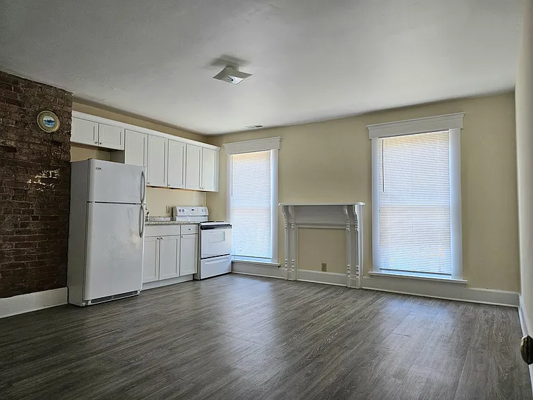 402 Burns Ave #2 — Photo 4