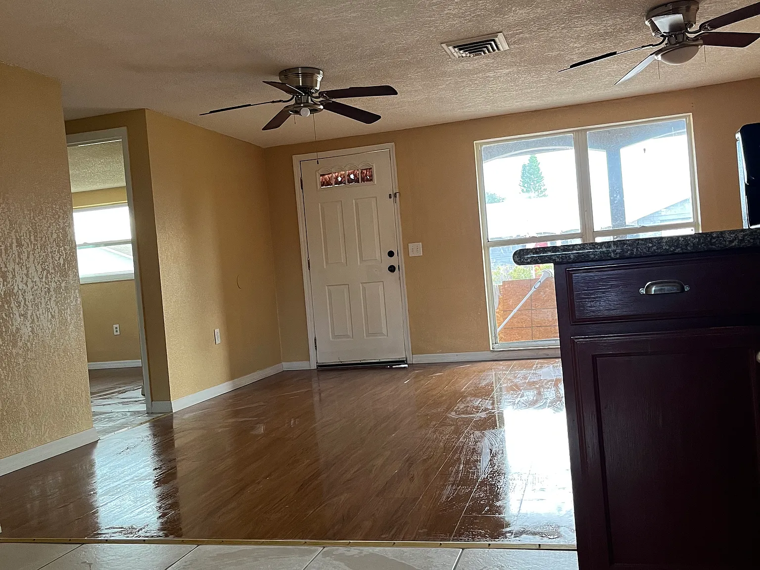 3 bed, 1051 sqft, $1,695 — Photo 4