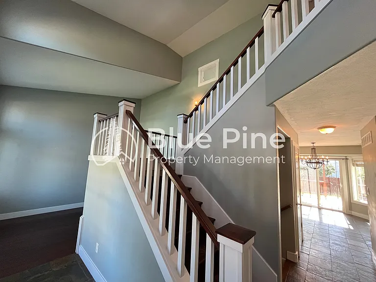 157 Leesburg Ln — Photo 13