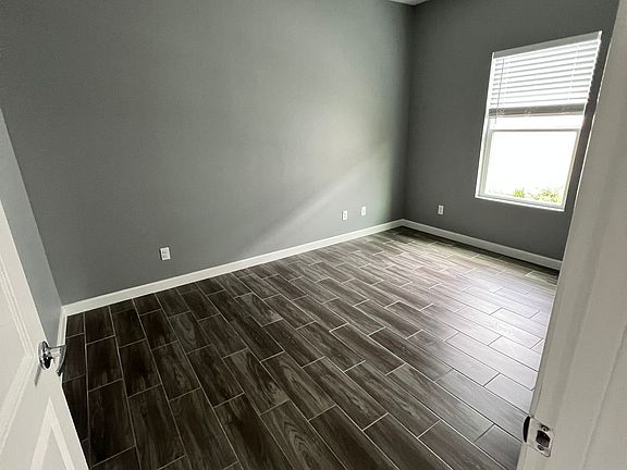 4th image of 209 Lauryn Dr #3