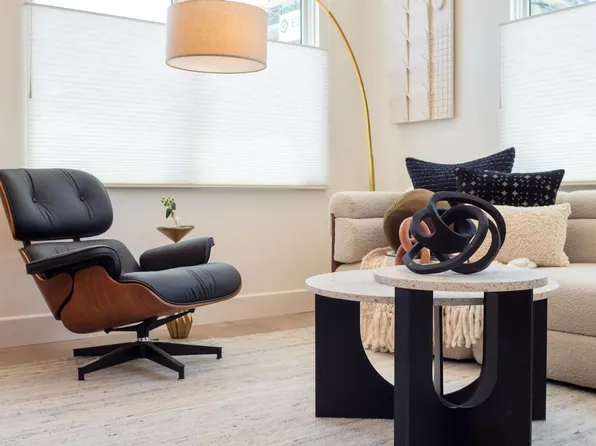 425 1st St #15, Los Altos, CA 94022