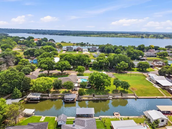 412 Mercury Ct, Granbury, TX 76049