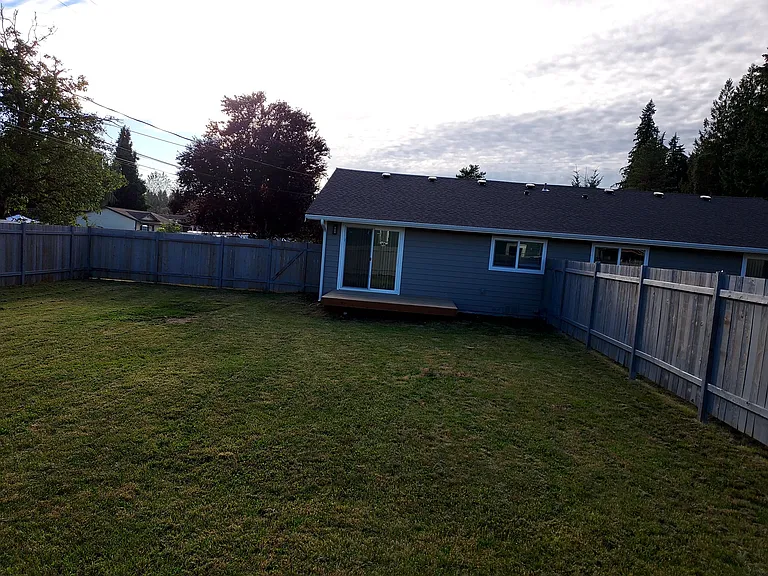 411 Anderson Ave — Photo 17