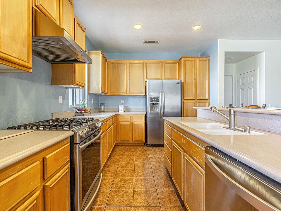 2811 Chantel Ln, Palmdale, CA 93551 Zillow