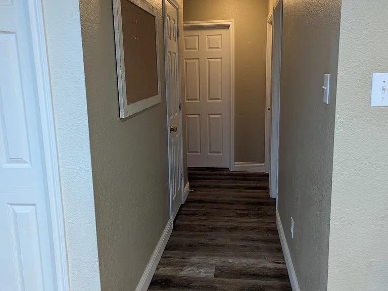 1217 Oak Hollow Ln — Photo 13