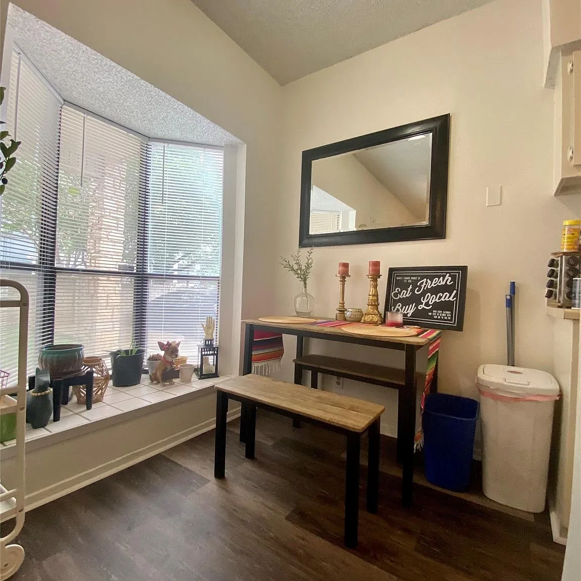 1 bed, 1.0 bath, 405 sqft, $1,000 — Photo 2