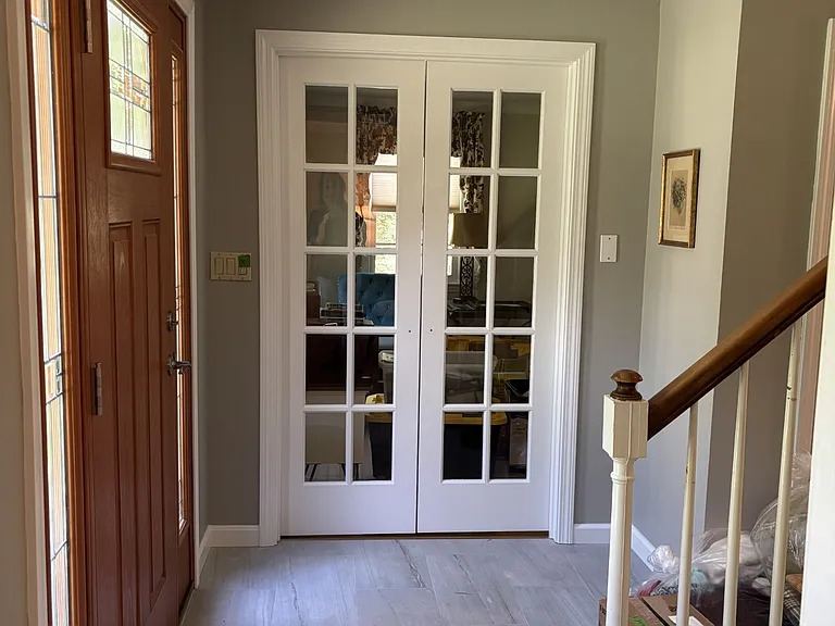 20 Godman Rd — Photo 4