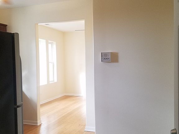 5th image of 4957 S Wabash Ave #2