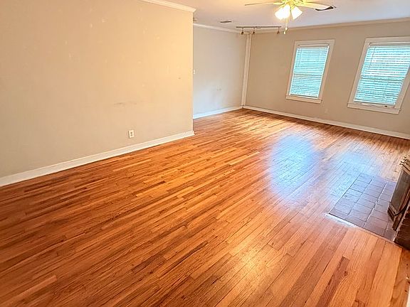 2nd image of 715 E College Ave