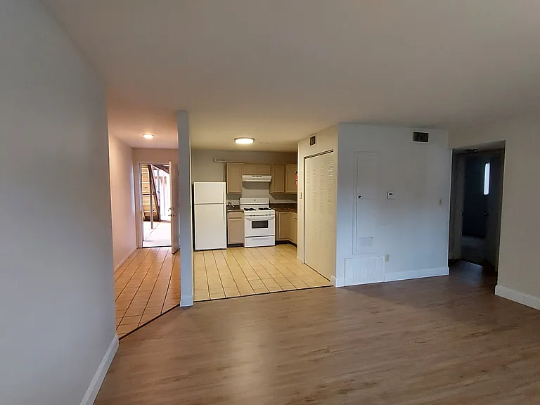 220 E. Lane Ave. — Photo 46