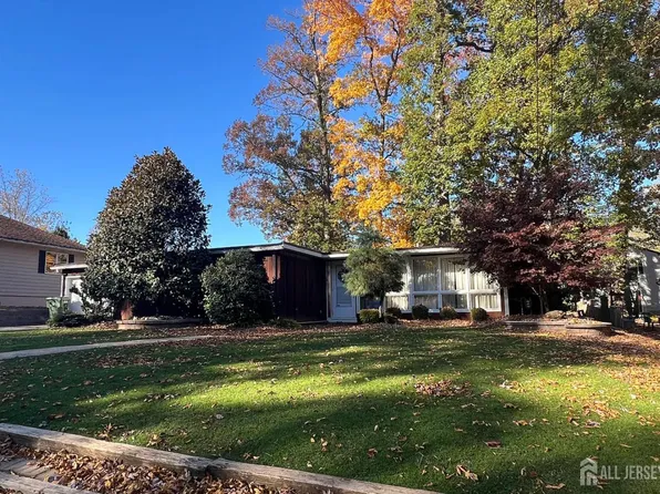 89 Coleman St, Edison, NJ 08817