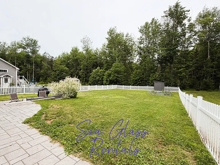 Beacon Dr — Photo 48