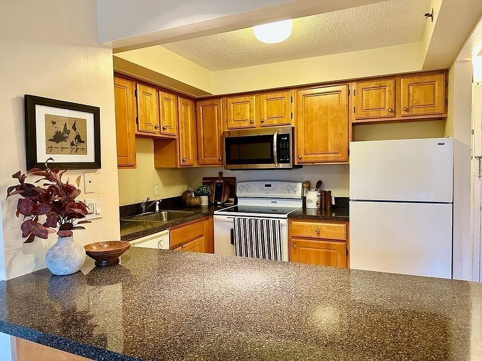 1st image of 1025 Hancock St Unit 3E