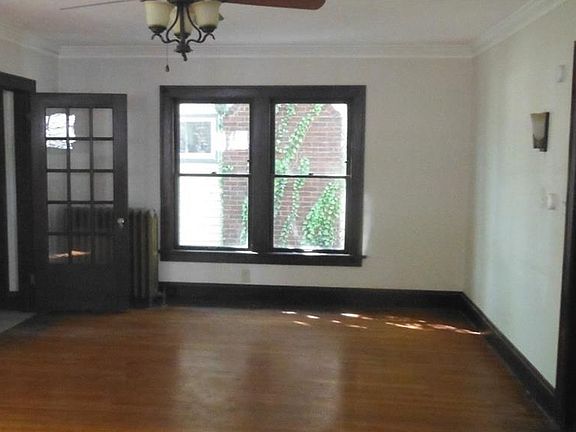 3rd image of 364 Dalwood Dr