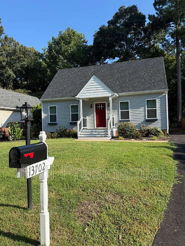 4 bed, 2.0 bath, 1252 sqft, $2,400 — Photo 1