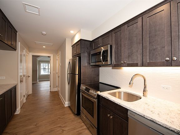 2nd image of 444-5 New York Ave