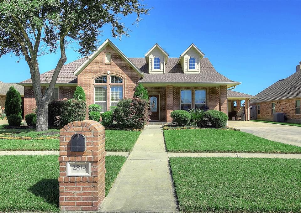 1st image of 2814 E Reata Dr