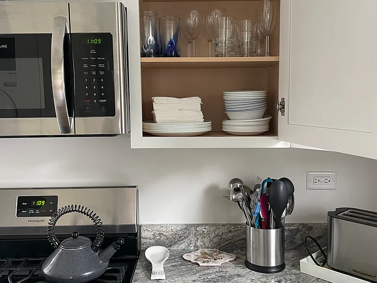 N Bayview Dr — Photo 10