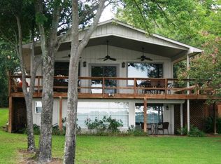 124 Shoreline Dr, Malakoff, TX 75148