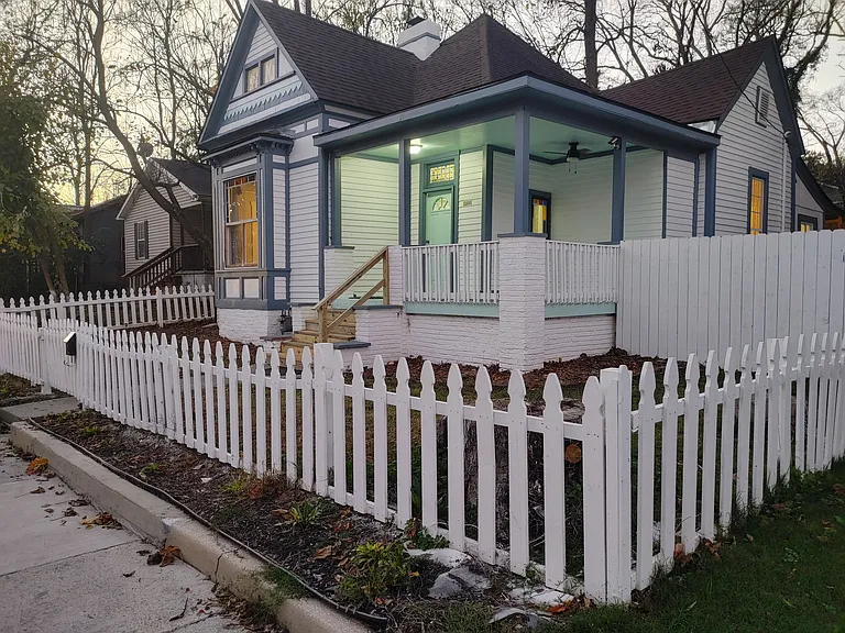 2505 Washington Ave — Photo 2