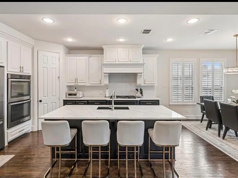 329 Hitch Wagon Dr — Photo 1