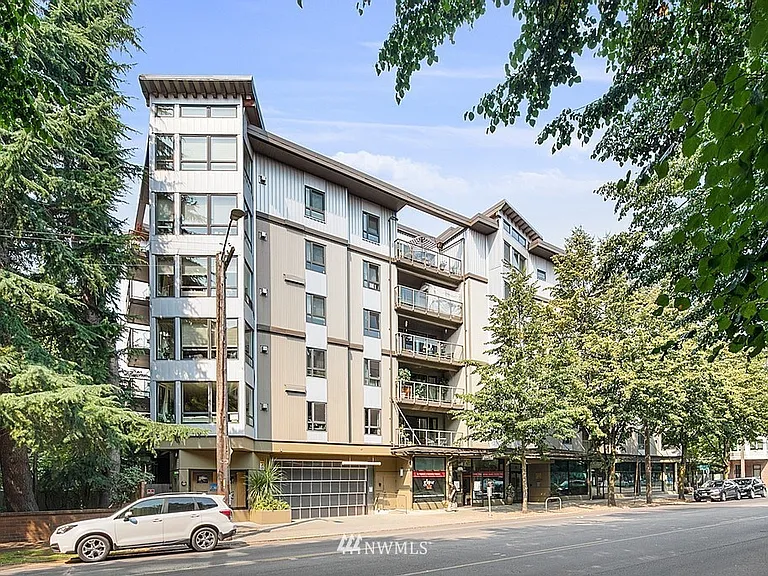 5001 California Ave SW #513 — Photo 2